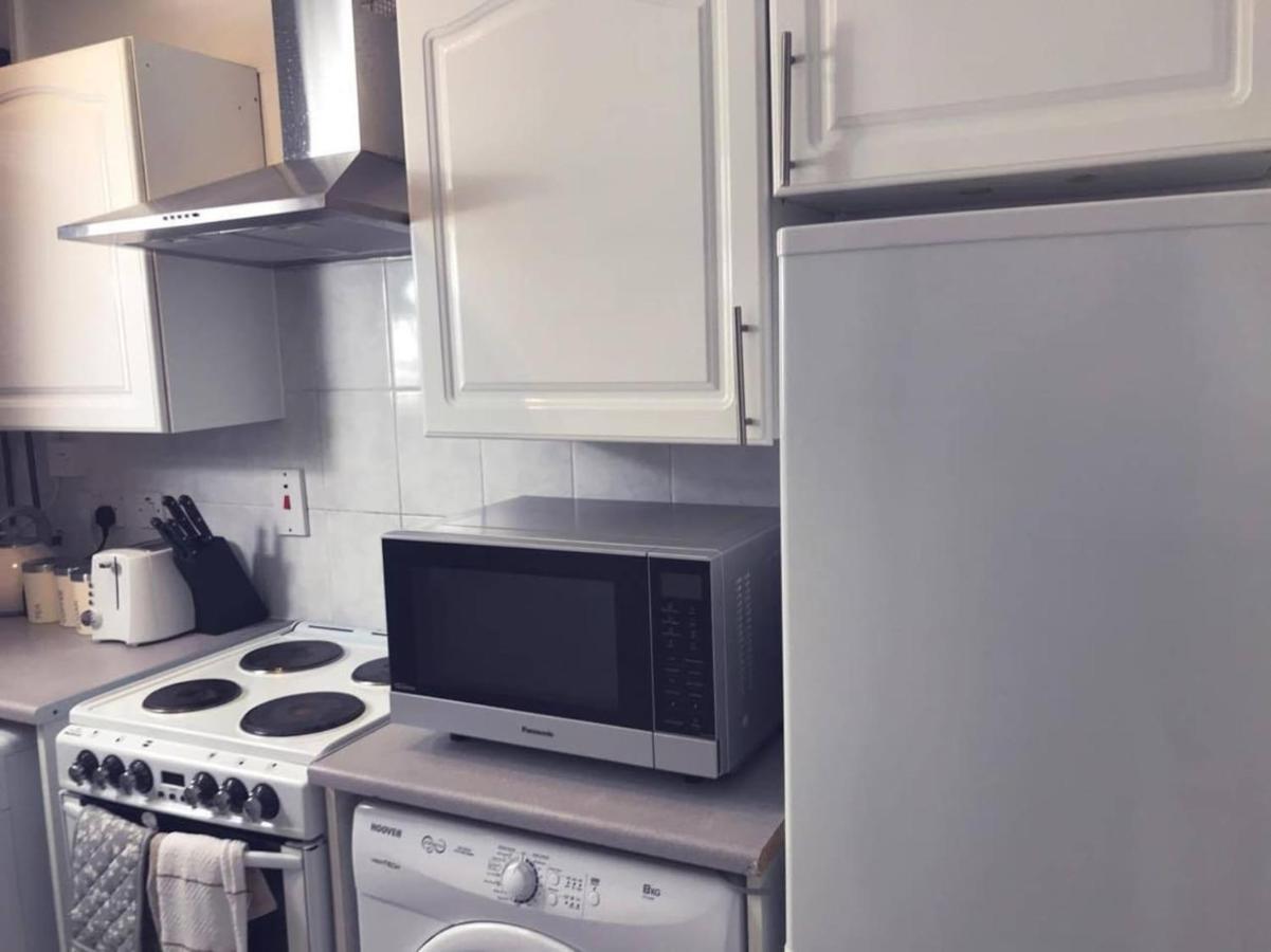 Captivating 2-Bed Apartment In Kirkcaldy Exterior photo